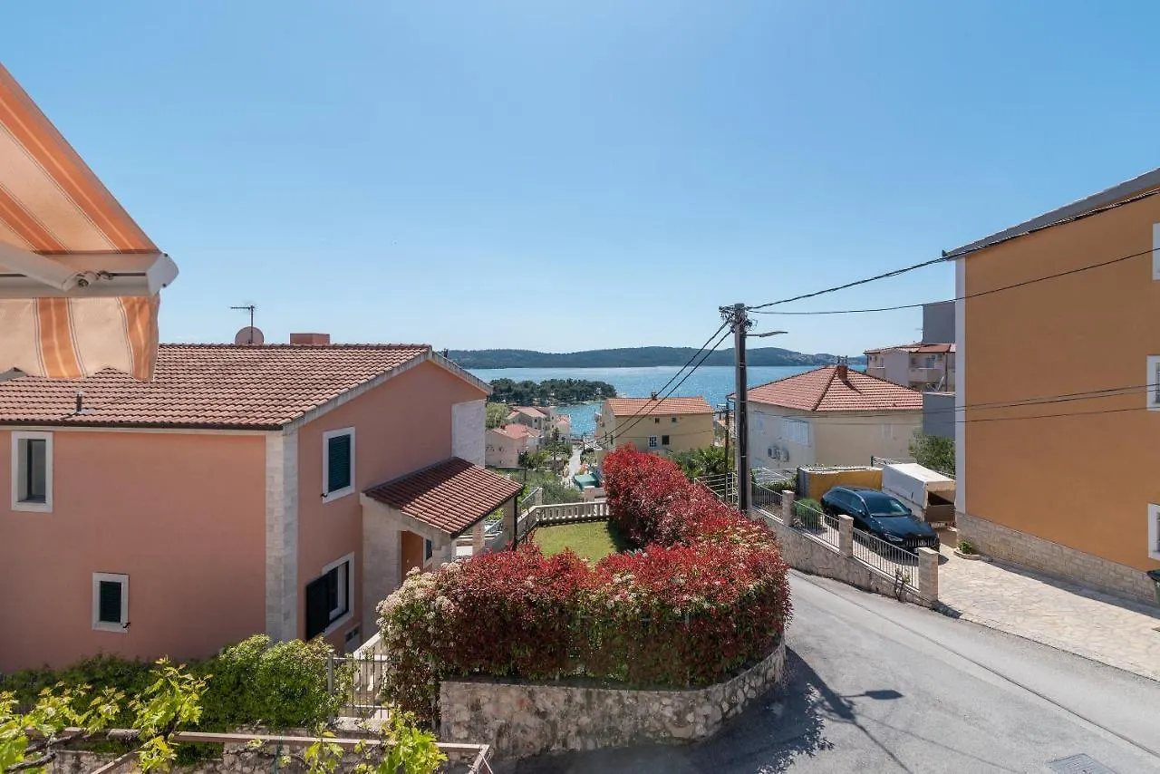 Comfortable Apartment Near The Sea Trogir