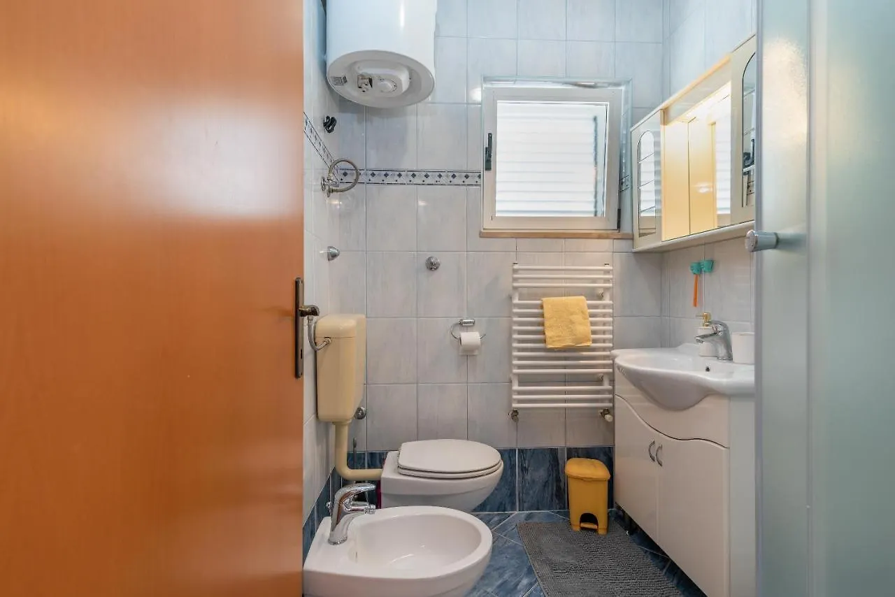 Comfortable Apartment Near The Sea Trogir