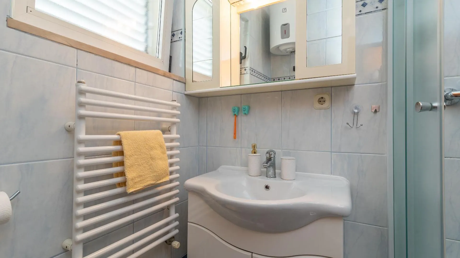 Comfortable Apartment Near The Sea Trogir Kroatien