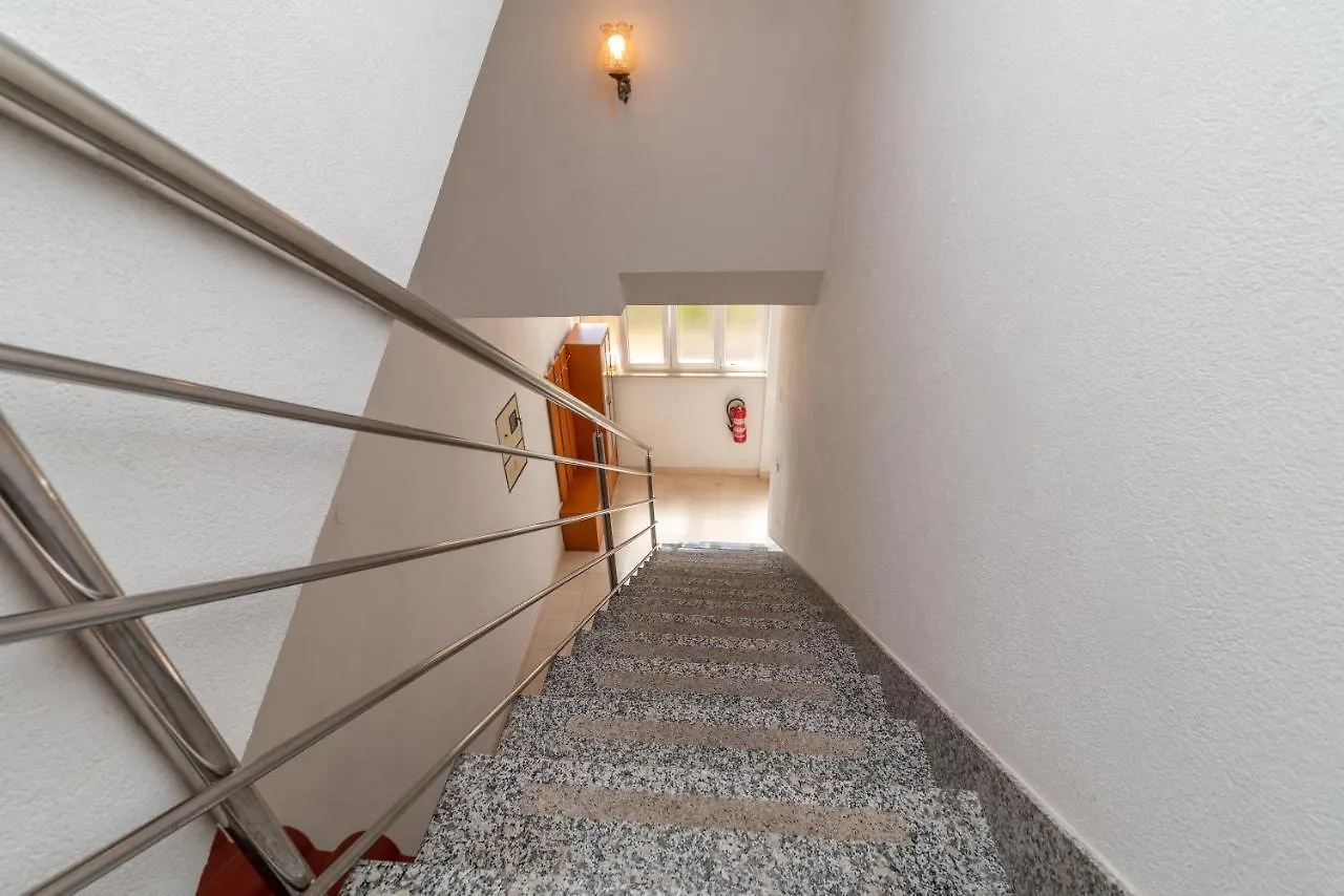 Comfortable Apartment Near The Sea Trogir