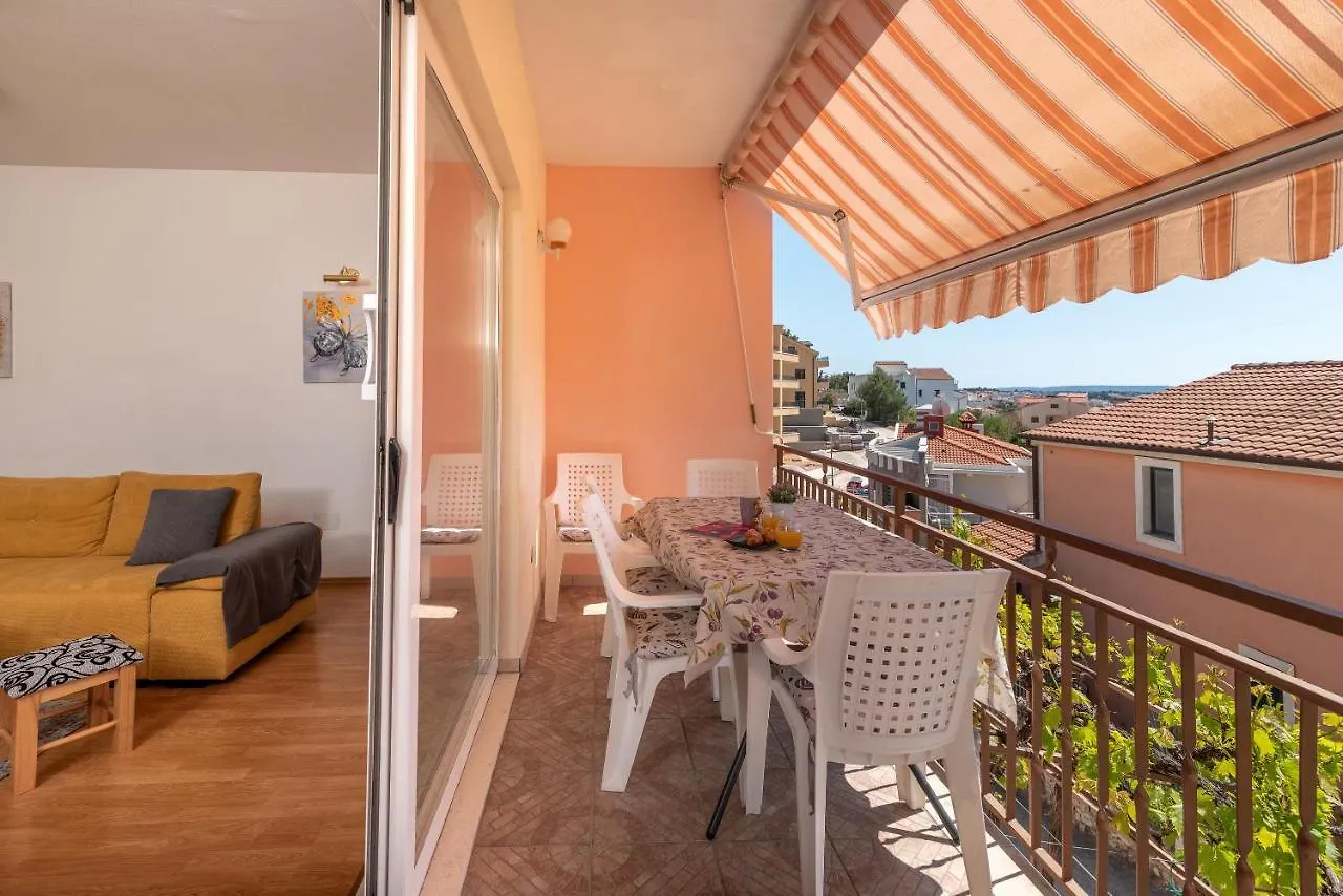 Comfortable Apartment Near The Sea Trogir Chorwacja